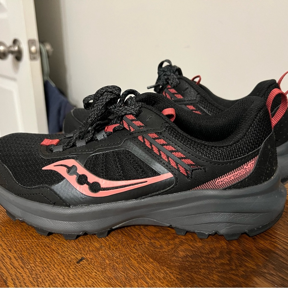 Saucony Women's Black and Coral Athletic Shoes